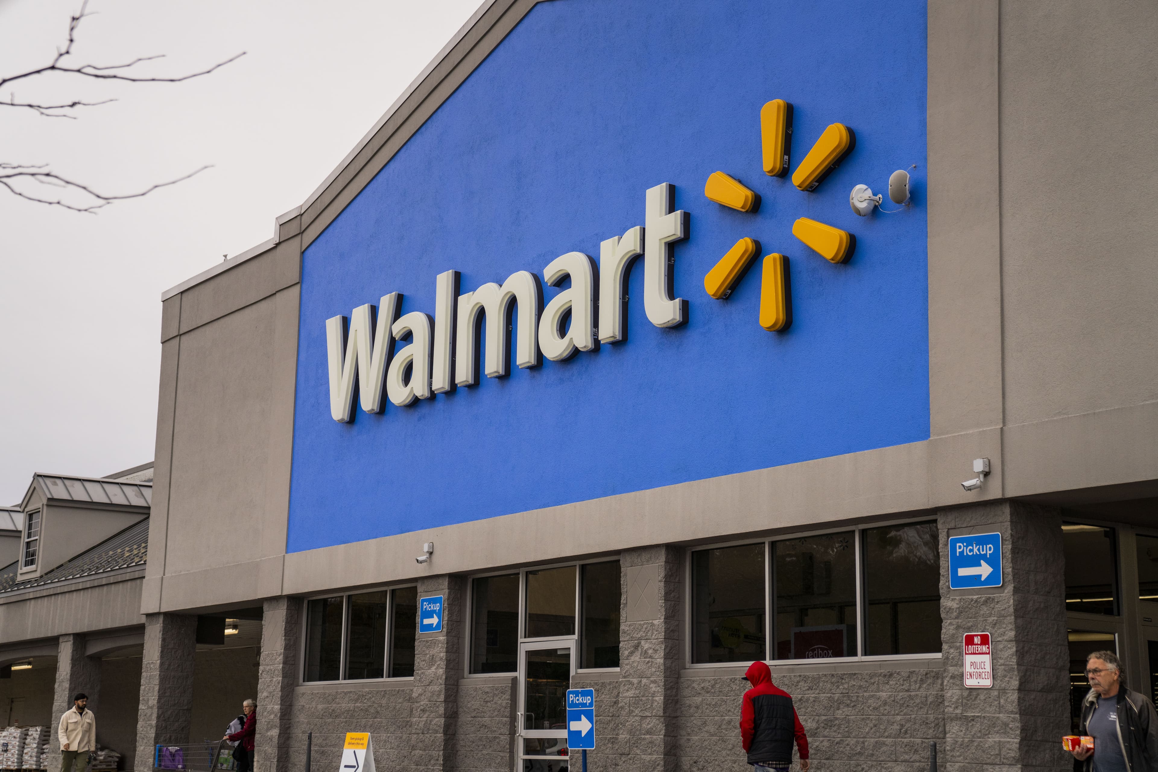 Walmart's Trillion-Dollar Tango: Did the Market Just Call Time on a Retail Dynasty?